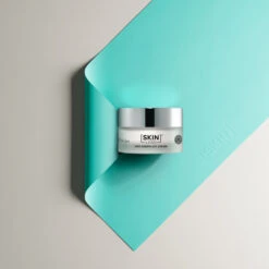 Crema Anti-Age Giorno Rivitalizzante 50 Ml 11 Crema Anti-Age Giorno Rivitalizzante 50 Ml -Collistar Negozio 648e6c87e39ee1a74c3dba9c